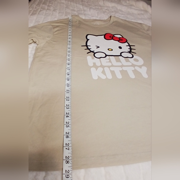 Hello Kitty Graphic T-Shirt Beige XXL -NWOT - Picture 2 of 6